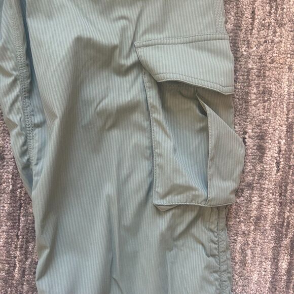 Lululemon Dance Studio Relaxed-Fit Mid-Rise Cargo Pant Grey Eucalyptus, Size XS - Picture 5 of 8